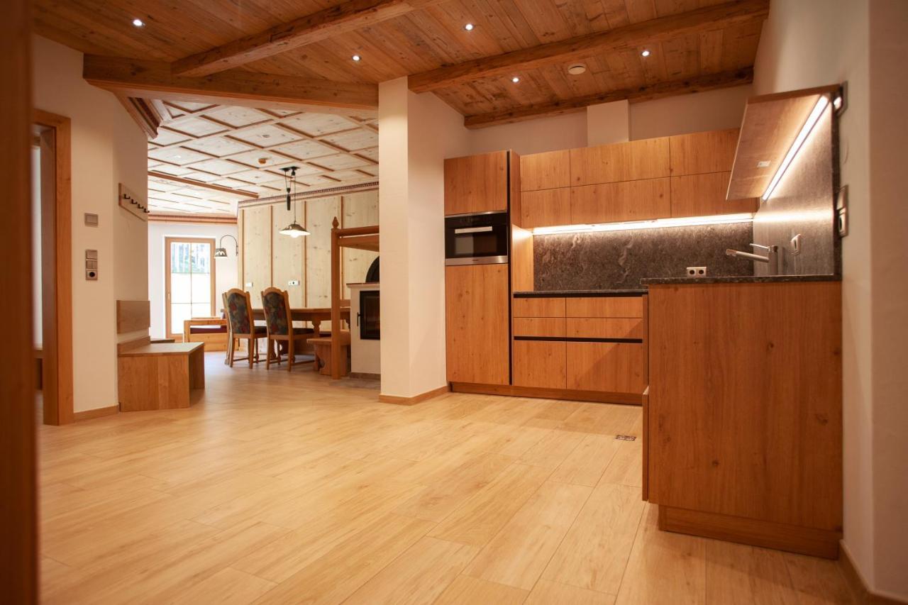 Peil Highend-Basic Apartments San Candido Exterior photo