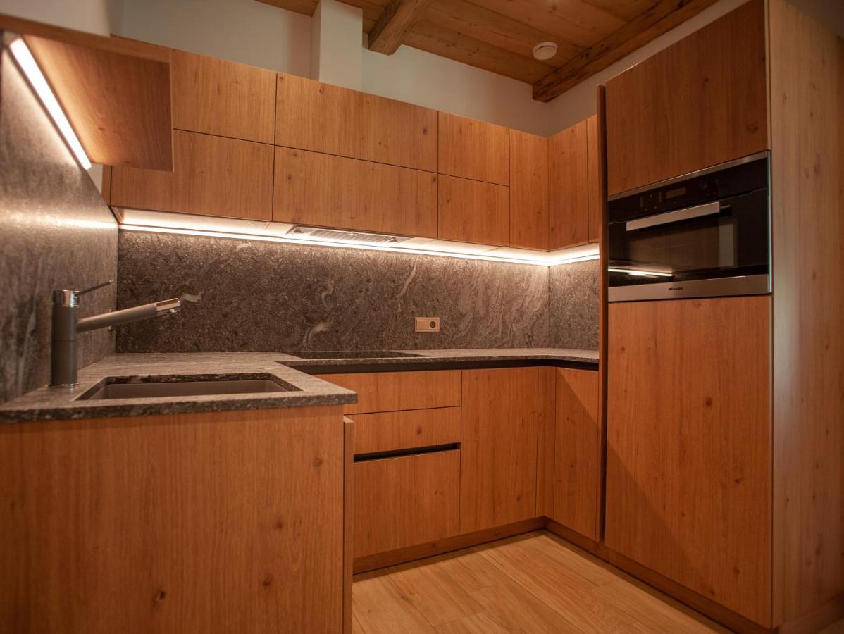 Peil Highend-Basic Apartments San Candido Exterior photo